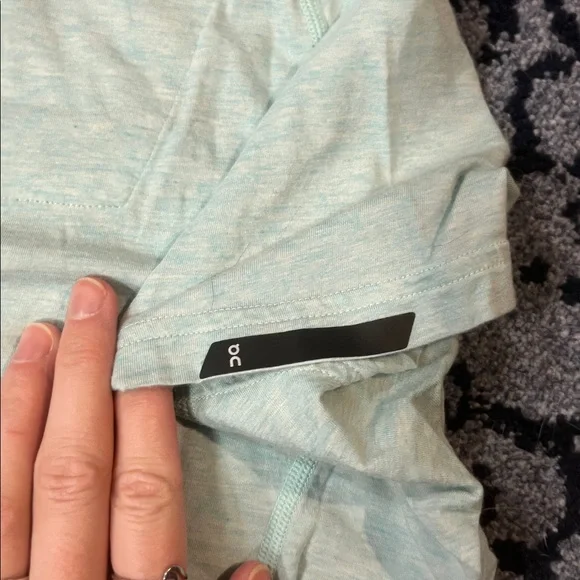 SET OF TWO! ON Cloud Running Women's Light Green and Coral Tees size small - Picture 10 of 10